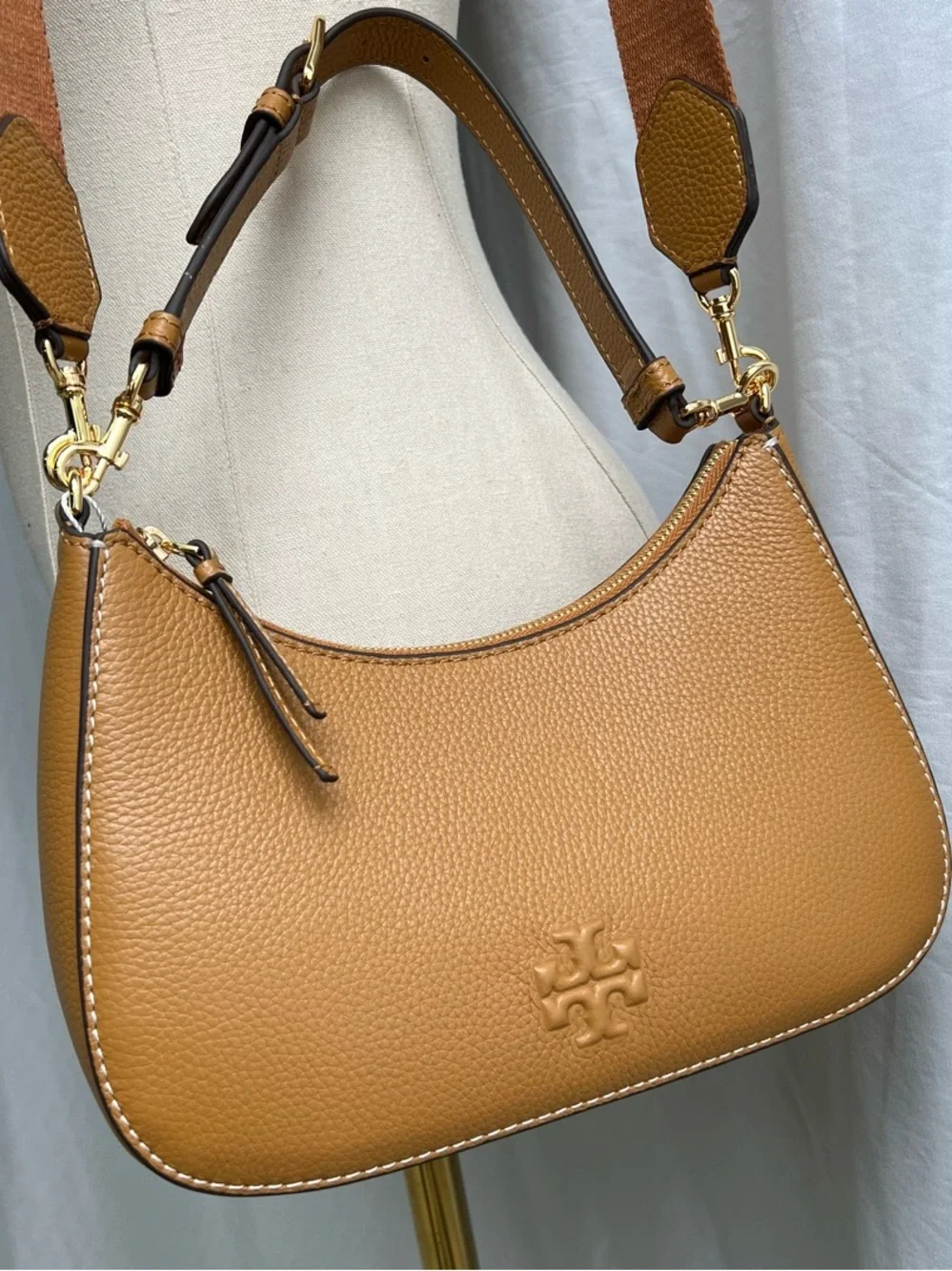 Tory Burch Saddle Shoulder Bag in Cognac